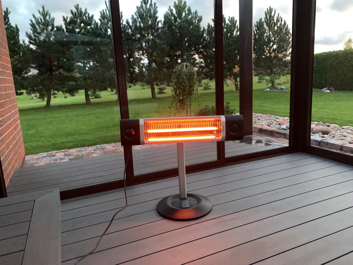 Infraröd värmare Veito CH1800 RE svart