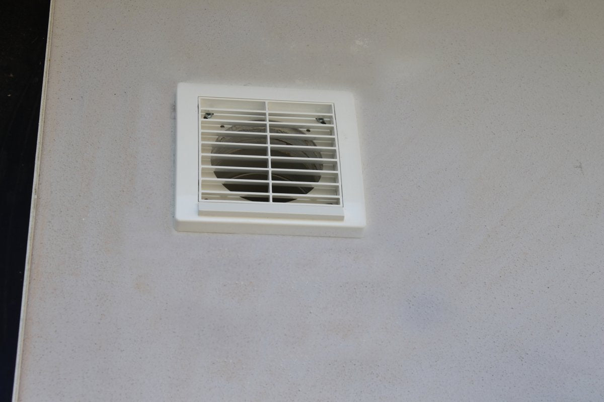 Väggmonterad mini rekuperator Aerauliqa Quantum HR 100 mm diameter